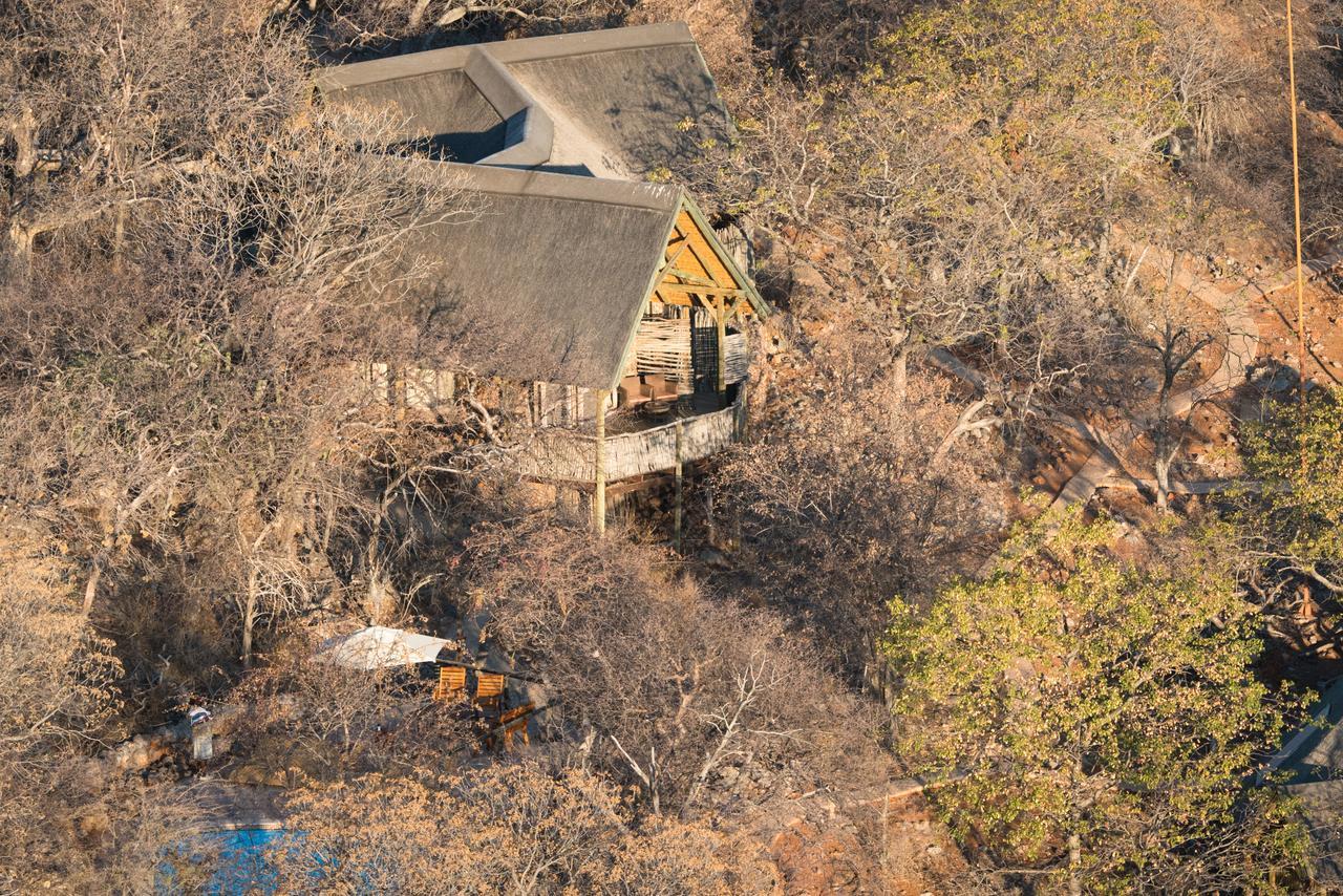 Ongava Lodge Окаукуэджо Экстерьер фото